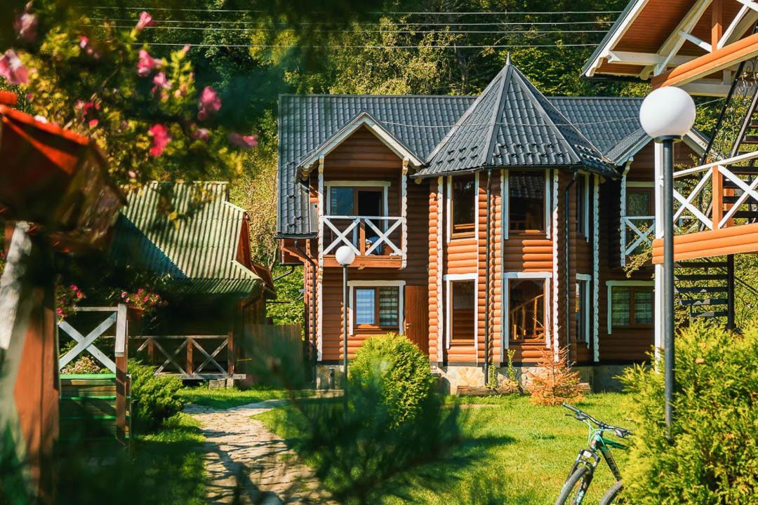 Gorycvit Hotell Verkhniy Yasenov Exteriör bild